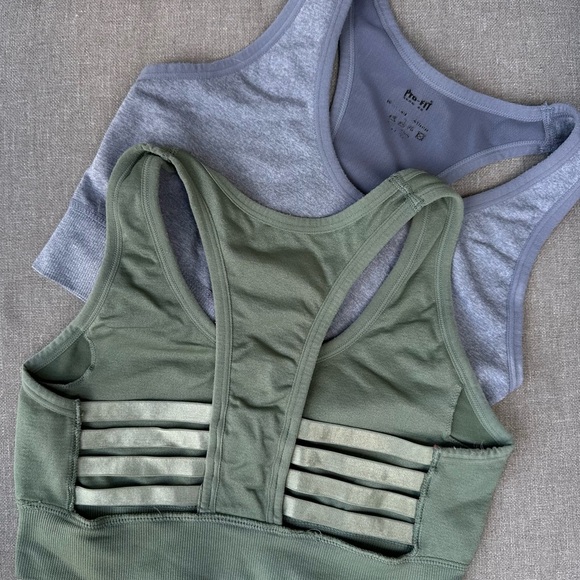 Lot of EIGHT Sports Bras - Picture 2 of 6